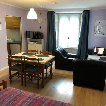 Chez Gustou Apartment Chaudes-Aigues Bagian luar foto