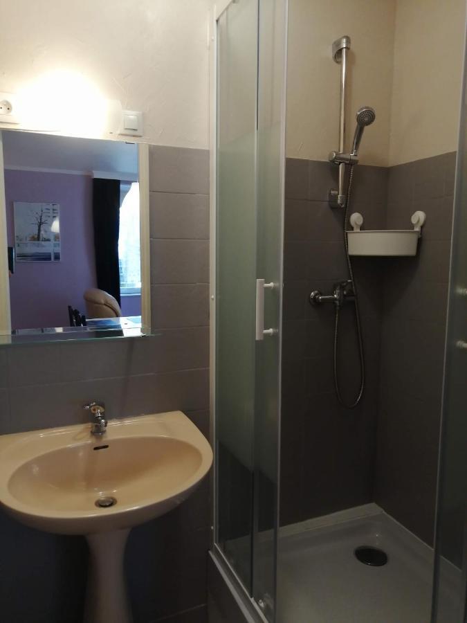 Chez Gustou Apartment Chaudes-Aigues Bagian luar foto
