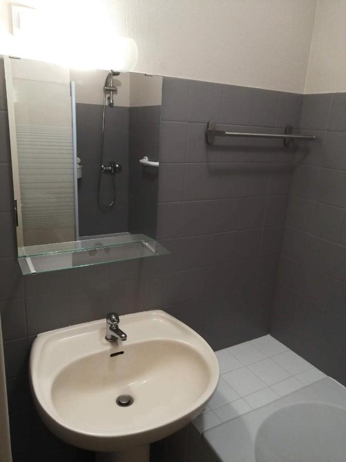 Chez Gustou Apartment Chaudes-Aigues Bagian luar foto