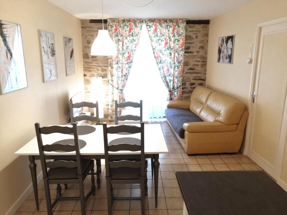 Chez Gustou Apartment Chaudes-Aigues Bagian luar foto