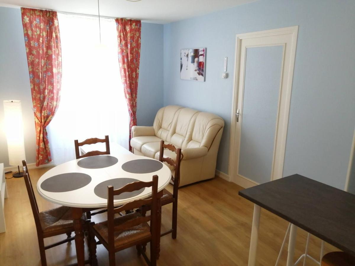 Chez Gustou Apartment Chaudes-Aigues Bagian luar foto