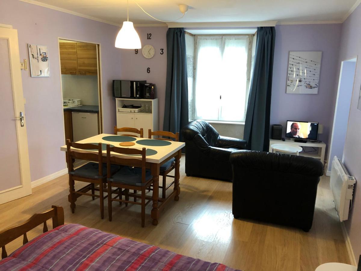 Chez Gustou Apartment Chaudes-Aigues Bagian luar foto
